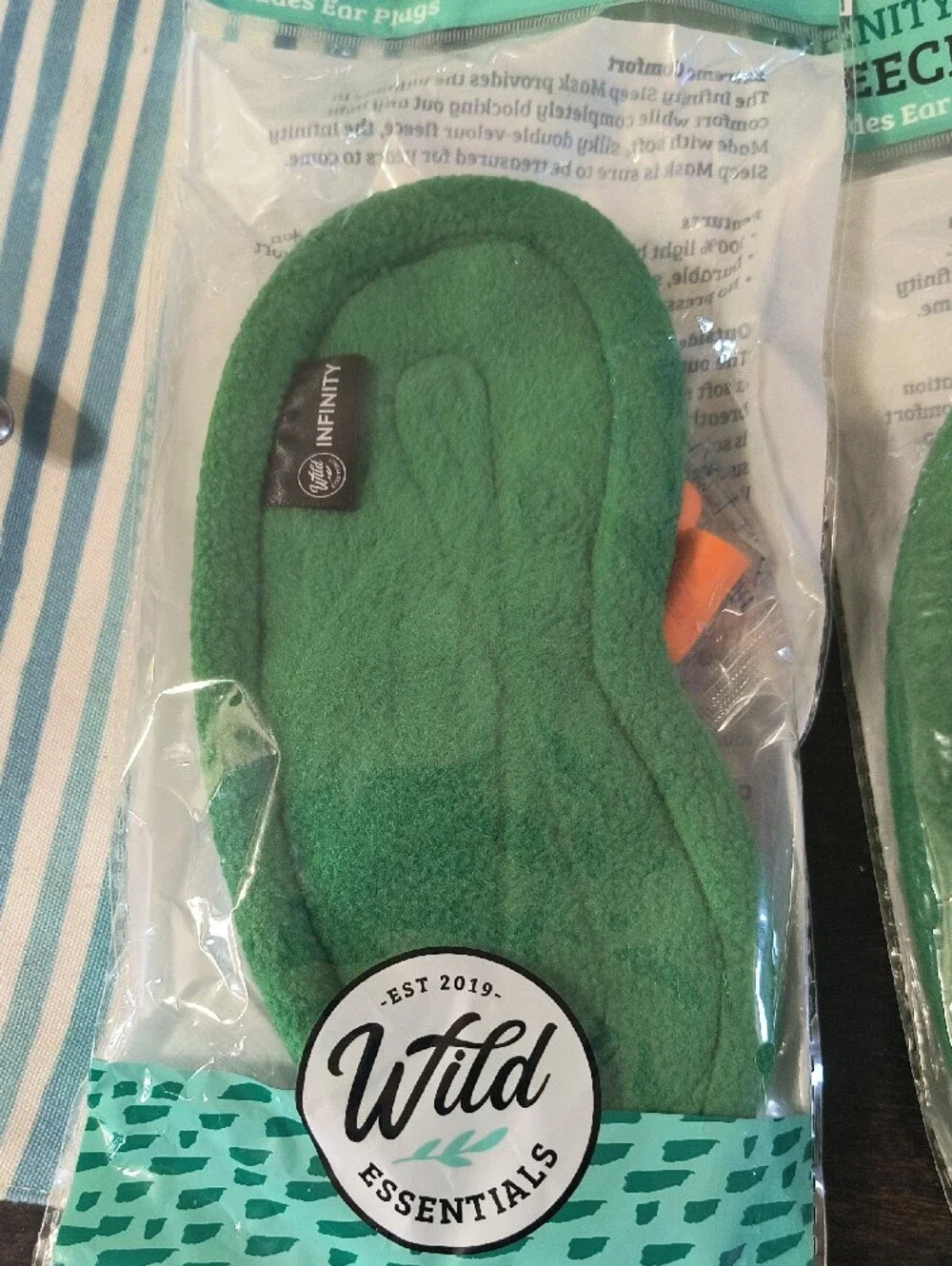 NEW Wild Essentials Green Fleece Sleep Mask with Orange Earplugs